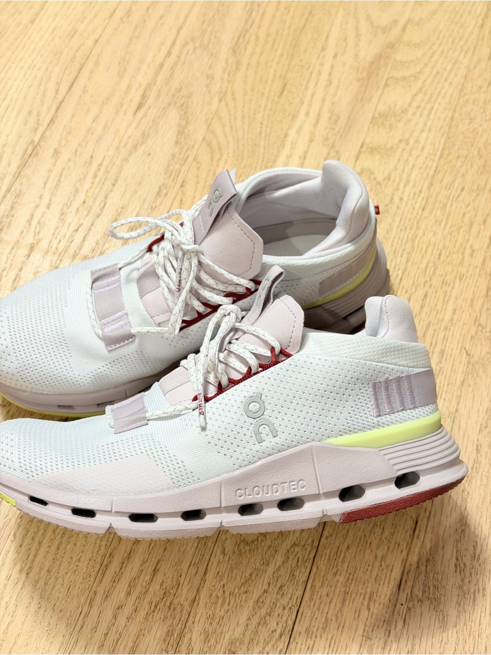 On Cloudnova Women’s Size 7.5 White Pink Running Sneakers